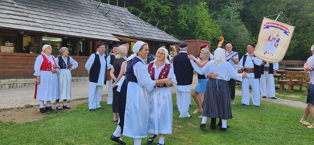Festive local culture at Plitvice Lakes